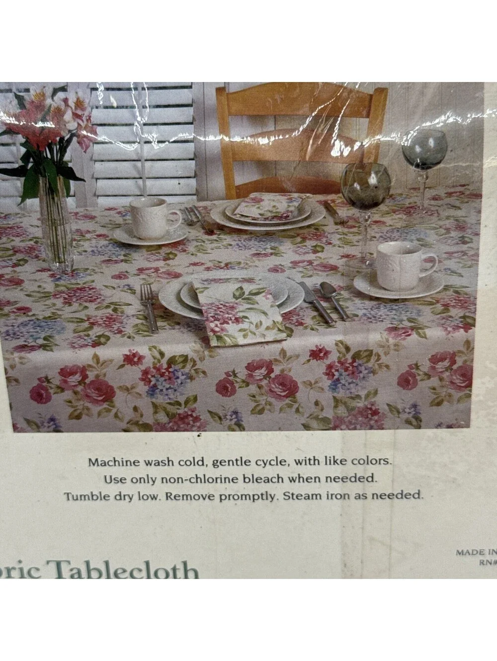 Vintage Holiday At Home Fabric Floral tablecloth Cottage Core 60x84” Rectangular